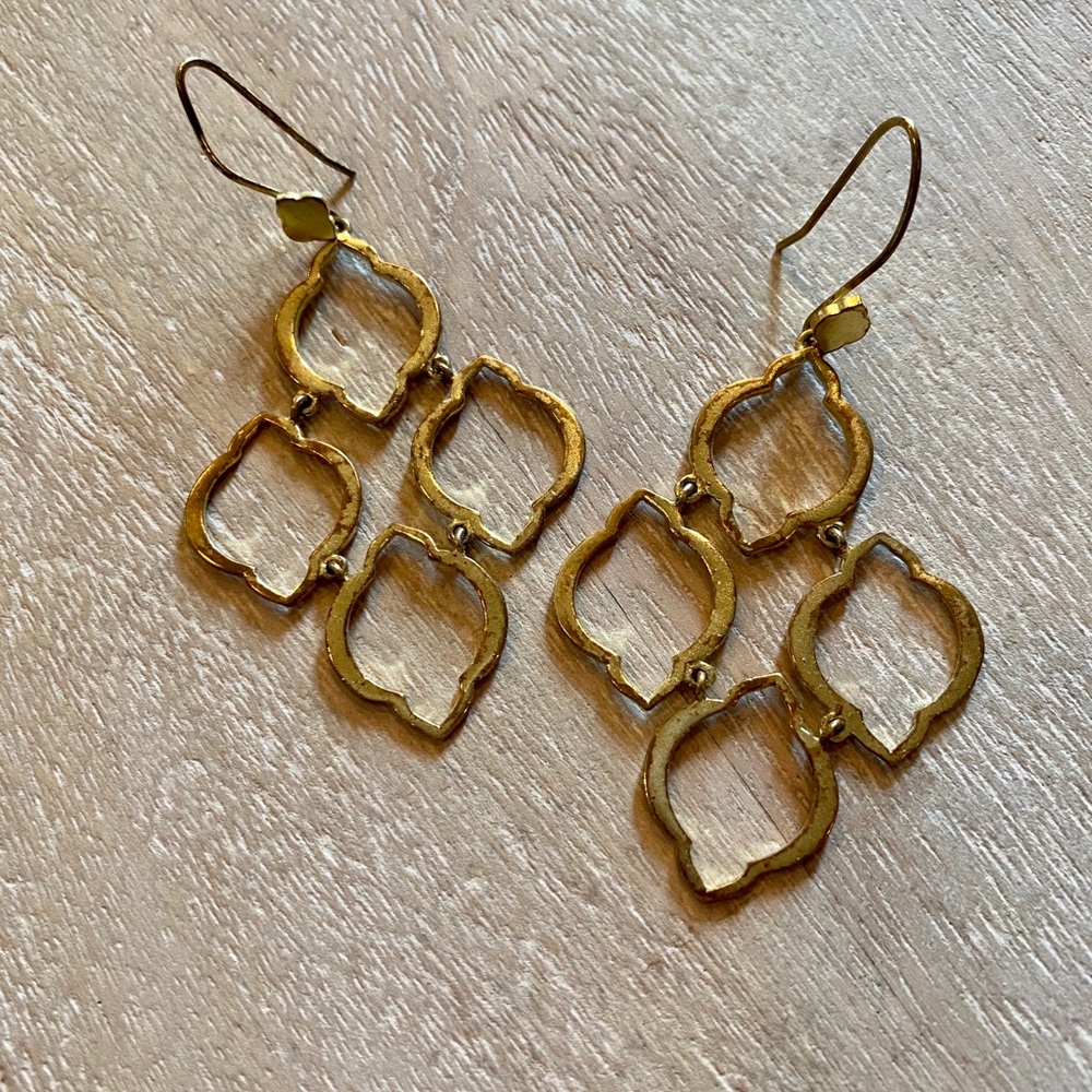 Stella and dot gold earrings